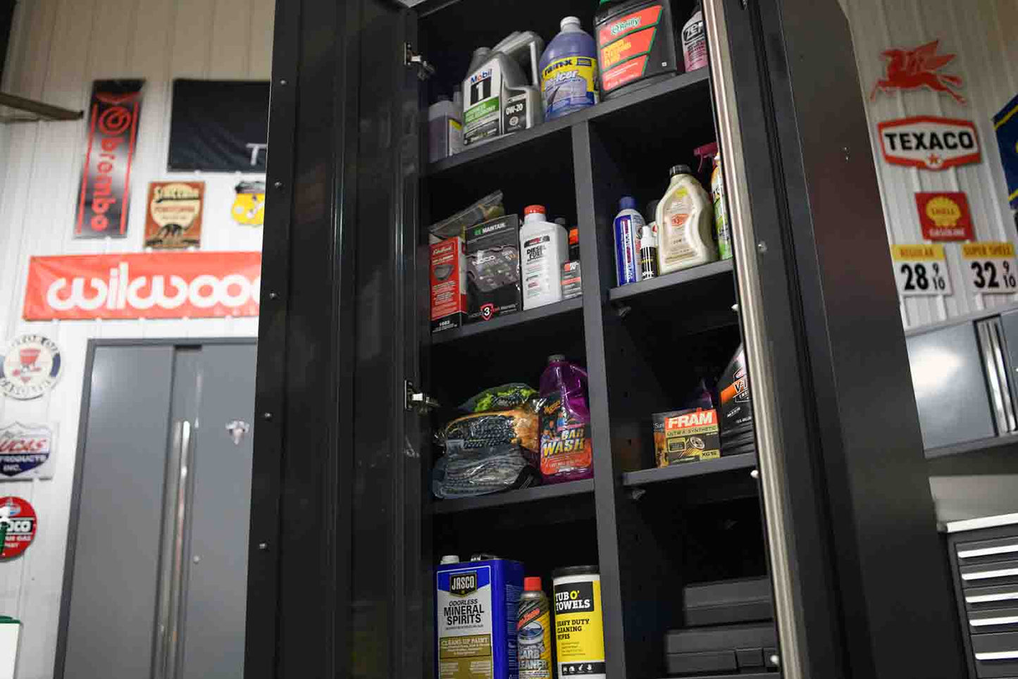 Pro Series 24 Drawer Workbench Package - Workbench, Wall Cabinets & Locker Cabinets