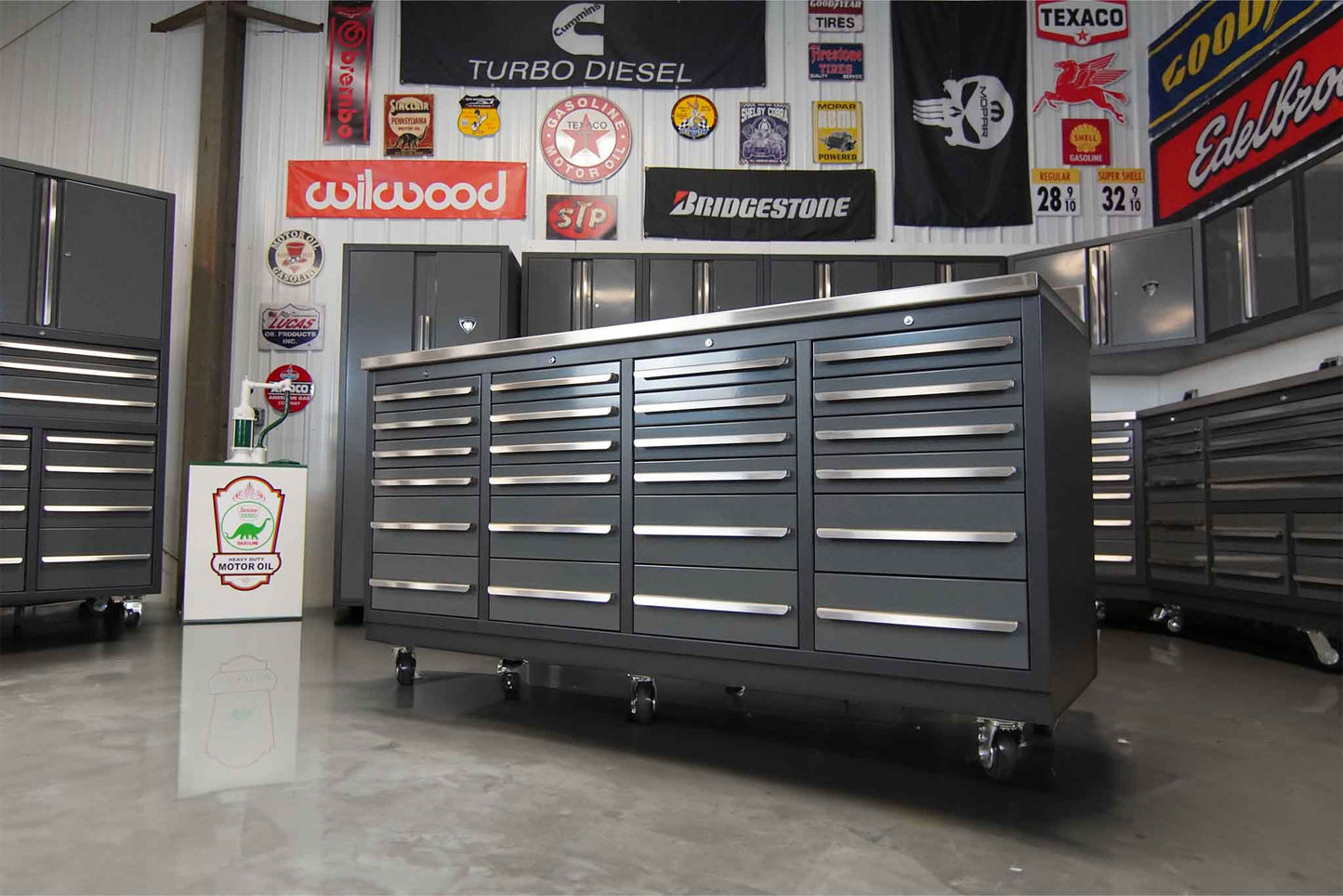 Dragonfire 24 Drawer Pro Series 7FT Workbench