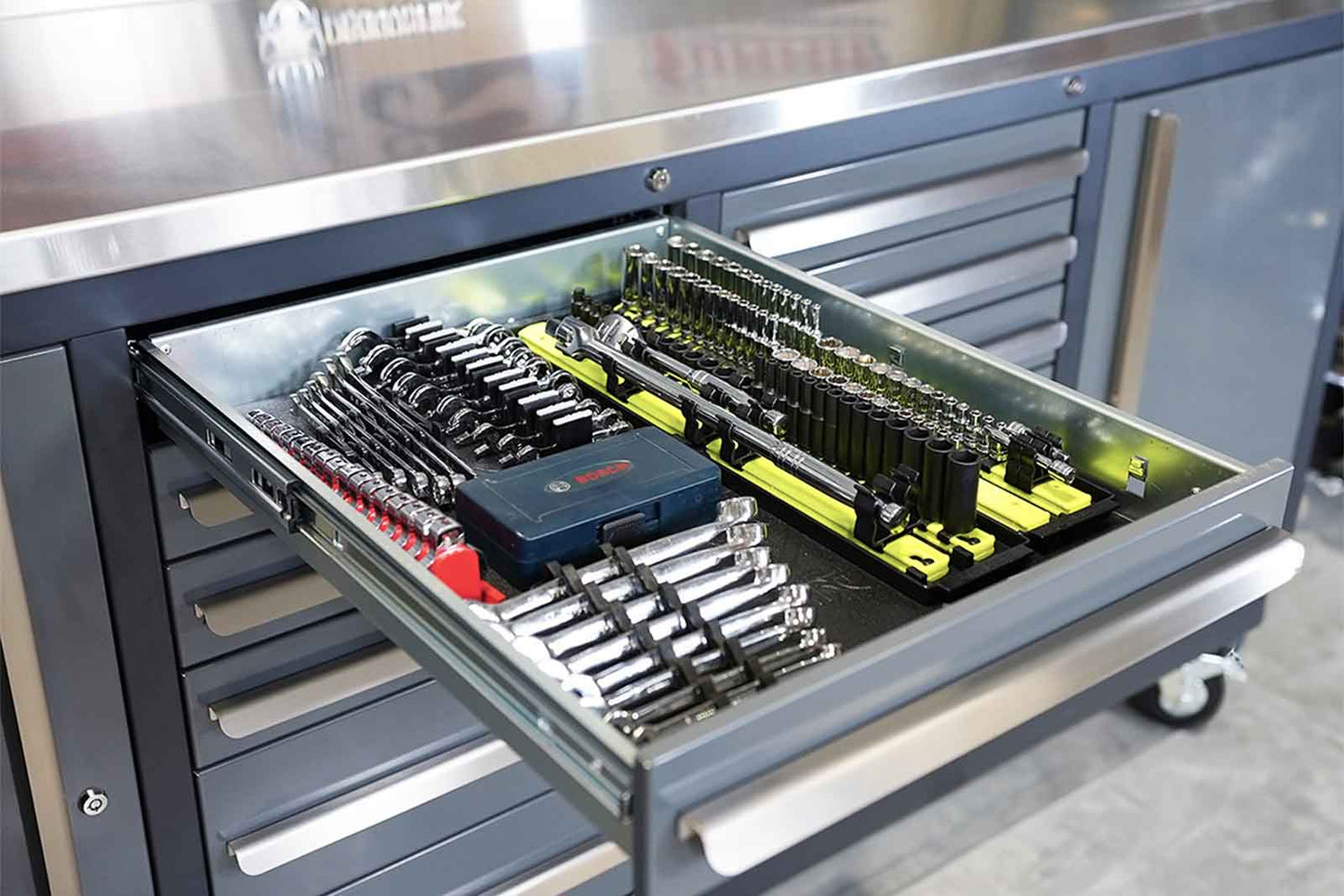 Pro Series 12 Drawer Workbench Package - Workbench, Wall Cabinets & Locker Cabinets